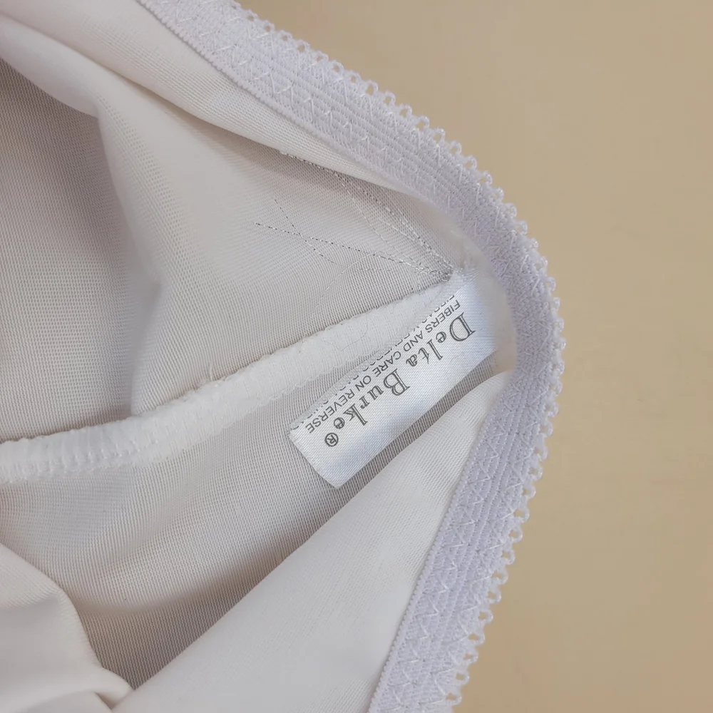 Vtg DELTA BURKE Lace Satin‎ Polyester 7/Lrg Cheeky White Boy Short Panties